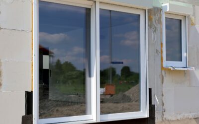 Sprzedaż i montaż okien, drzwi oraz rolet i żaluzji zewnętrznych — od oferty do bezproblemowego użytkowania